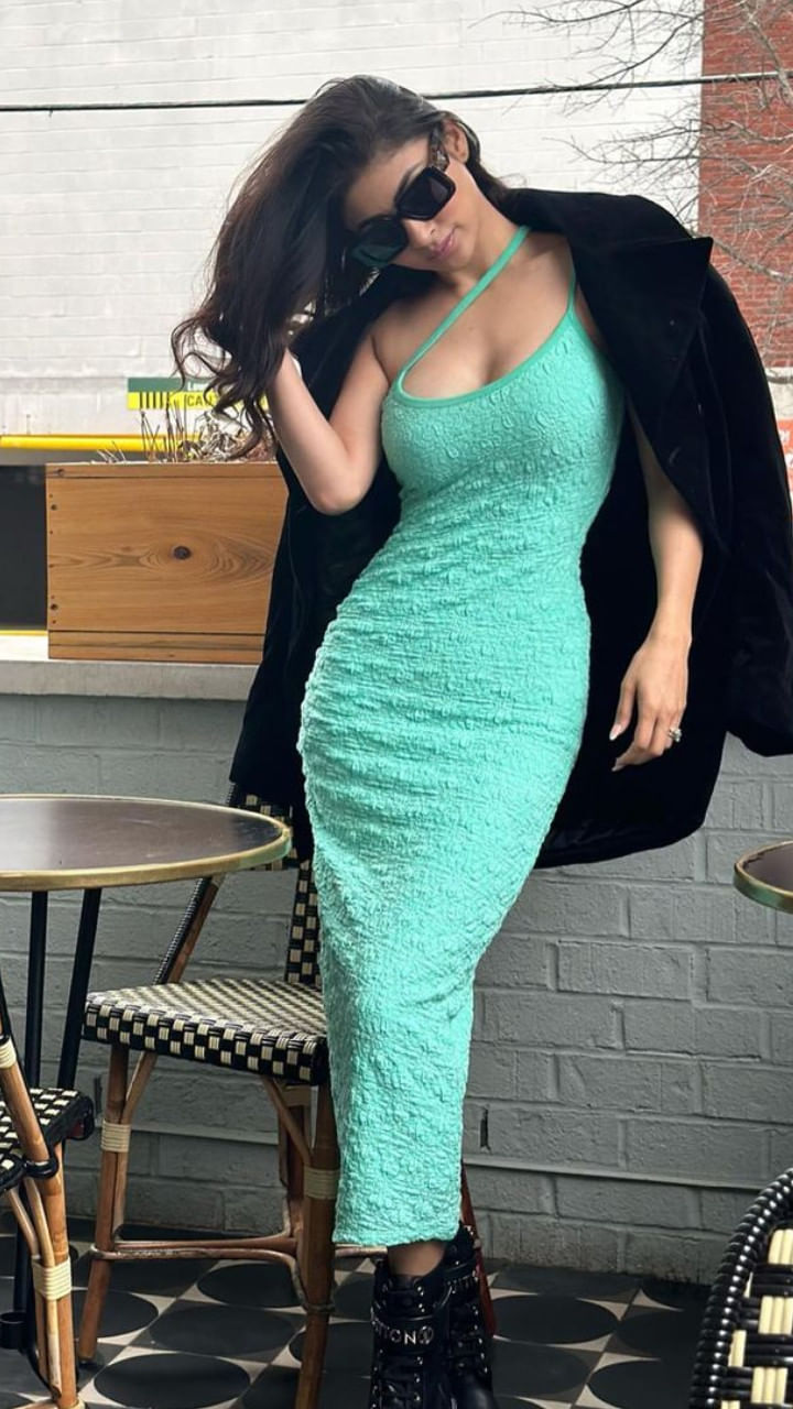 Mouni Roy(10)