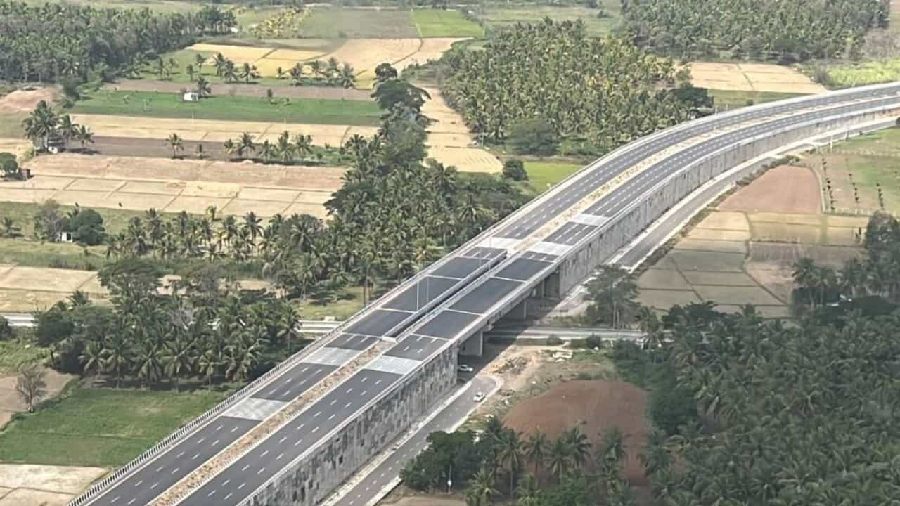 Mysuru Expressway: ಉದ್ಘಾಟನೆಗೆ ಮೋದಿ ಆಗಮನ, ಬೆಂಗಳೂರು-ಮೈಸೂರು ಹೆದ್ದಾರಿ ಮಾರ್ಗ ಬದಲಾವಣೆ, ಇಲ್ಲಿದೆ ಪರ್ಯಾಯ ಮಾರ್ಗ Mysuru Expressway: ಉದ್ಘಾಟನೆಗೆ ಮೋದಿ ಆಗಮನ, ಬೆಂಗಳೂರು-ಮೈಸೂರು ಹೆದ್ದಾರಿ ಮಾರ್ಗ ಬದಲಾವಣೆ, ಇಲ್ಲಿದೆ ಪರ್ಯಾಯ ಮಾರ್ಗ