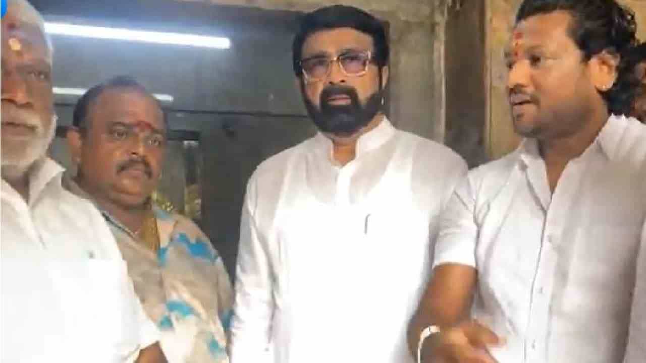 ಕರಗ ಕುರಿತು ಅವಹೇಳನಕಾರಿ ಮಾತು: ಧರ್ಮರಾಯಸ್ವಾಮಿ ದೇಗುಲಕ್ಕೆ ಭೇಟಿ ನೀಡಿ ಮತ್ತೊಮ್ಮೆ ಕ್ಷಮೆಯಾಚಿಸಿದ ಶಾಸಕ ಹ್ಯಾರಿಸ್