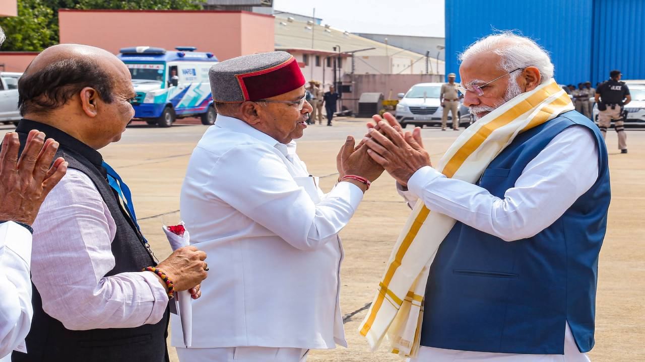 Narendra Modi in Karnataka visits Chikkaballapur Bengaluru inagurated kr puram whitefield metro and bjp maha sangama at Davanagere