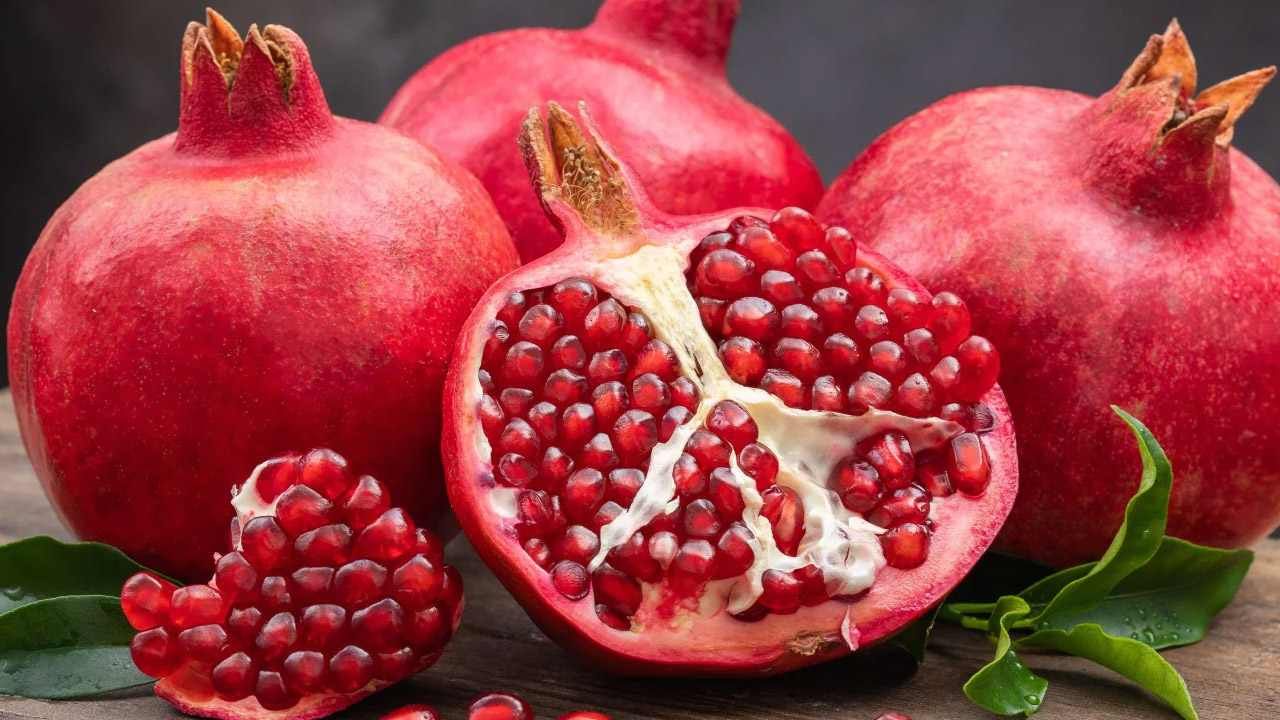 Pomegranate Benefits: ರಕ್ತದೊತ್ತಡವಿರುವವರು ನಿತ್ಯ ಎಷ್ಟು ದಾಳಿಂಬೆ ಹಣ್ಣನ್ನು ತಿಂದರೆ ಸಮಸ್ಯೆ ಕಡಿಮೆ ಮಾಡಬಹುದು?