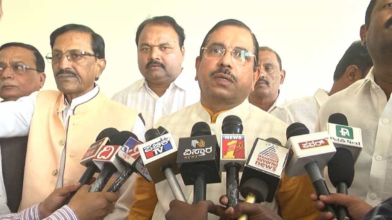 ಹುಬ್ಬಳ್ಳಿ-ಅಂಕೋಲಾ ರೈಲು ಮಾರ್ಗ ಯೋಜನೆ: ಪಶ್ಚಿಮಘಟ್ಟದಲ್ಲಿ ಭೂಕುಸಿತದ ಭೀತಿ, ಪ್ರಲ್ಹಾದ್ ಜೋಶಿ ಸ್ಪಷ್ಟನೆ ಹುಬ್ಬಳ್ಳಿ-ಅಂಕೋಲಾ ರೈಲು ಮಾರ್ಗ ಯೋಜನೆ: ಪಶ್ಚಿಮಘಟ್ಟದಲ್ಲಿ ಭೂಕುಸಿತದ ಭೀತಿ, ಪ್ರಲ್ಹಾದ್ ಜೋಶಿ ಸ್ಪಷ್ಟನೆ
