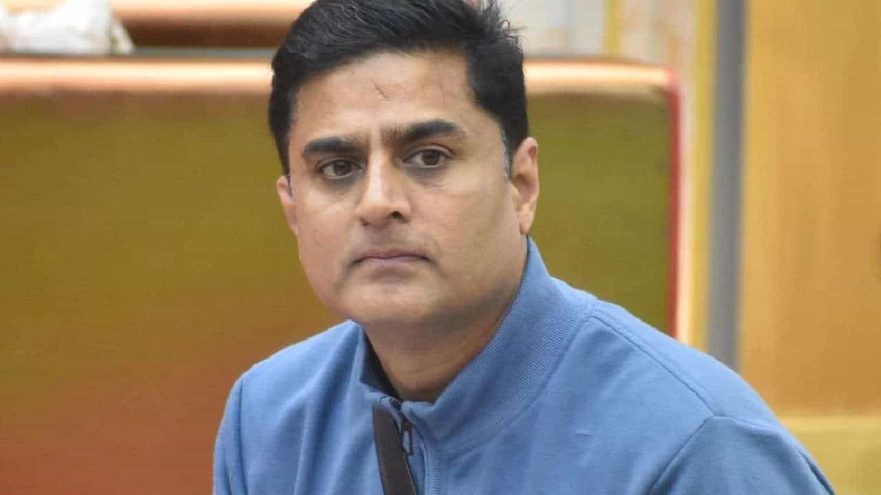 ಗೌಡರಿಗೆ ಅಪಮಾನ: ಬಿಗ್ ಬಾಸ್ ಖ್ಯಾತಿಯ ಪ್ರಶಾಂತ್ ಸಂಬರಗಿ ವಿರುದ್ಧ ದೂರು ದಾಖಲಿಸಿದ ಜೆಡಿಎಸ್, ಕ್ಷಮೆ ಯಾಚಿಸಿದ ಸಂಬರಗಿ ಗೌಡರಿಗೆ ಅಪಮಾನ: ಬಿಗ್ ಬಾಸ್ ಖ್ಯಾತಿಯ ಪ್ರಶಾಂತ್ ಸಂಬರಗಿ ವಿರುದ್ಧ ದೂರು ದಾಖಲಿಸಿದ ಜೆಡಿಎಸ್, ಕ್ಷಮೆ ಯಾಚಿಸಿದ ಸಂಬರಗಿ