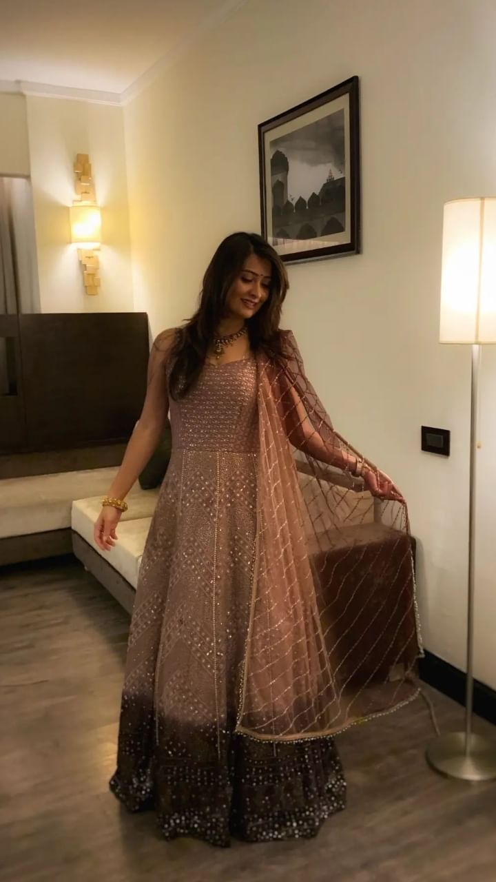 Radhika Pandit (1)