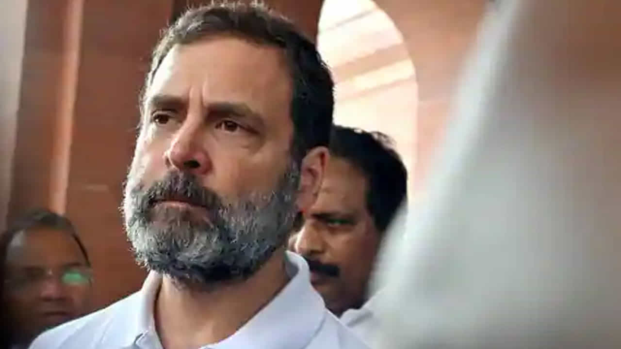 Rahul Gandhi: ಸಂಸದ ಸ್ಥಾನದಿಂದ ಅನರ್ಹರಾದ ರಾಹುಲ್ ಗಾಂಧಿ, ಮುಂದೇನು? Rahul Gandhi: ಸಂಸದ ಸ್ಥಾನದಿಂದ ಅನರ್ಹರಾದ ರಾಹುಲ್ ಗಾಂಧಿ, ಮುಂದೇನು?