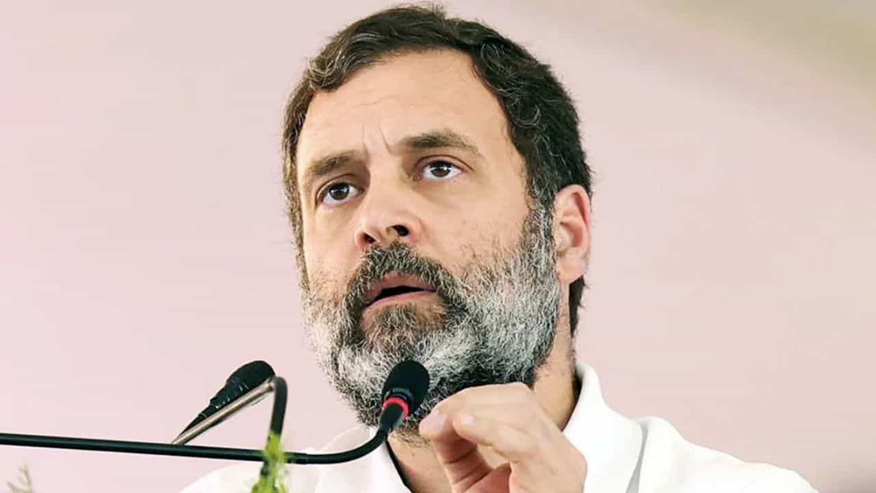 Rahul Gandhi: ರಾಹುಲ್ ಗಾಂಧಿಯನ್ನು ಲೋಕಸಭೆಯಿಂದ ಅನರ್ಹಗೊಳಿಸುವಂತೆ ಸುಪ್ರೀಂ ಕೋರ್ಟ್ ವಕೀಲ ಮನವಿ Rahul Gandhi: ರಾಹುಲ್ ಗಾಂಧಿಯನ್ನು ಲೋಕಸಭೆಯಿಂದ ಅನರ್ಹಗೊಳಿಸುವಂತೆ ಸುಪ್ರೀಂ ಕೋರ್ಟ್ ವಕೀಲ ಮನವಿ