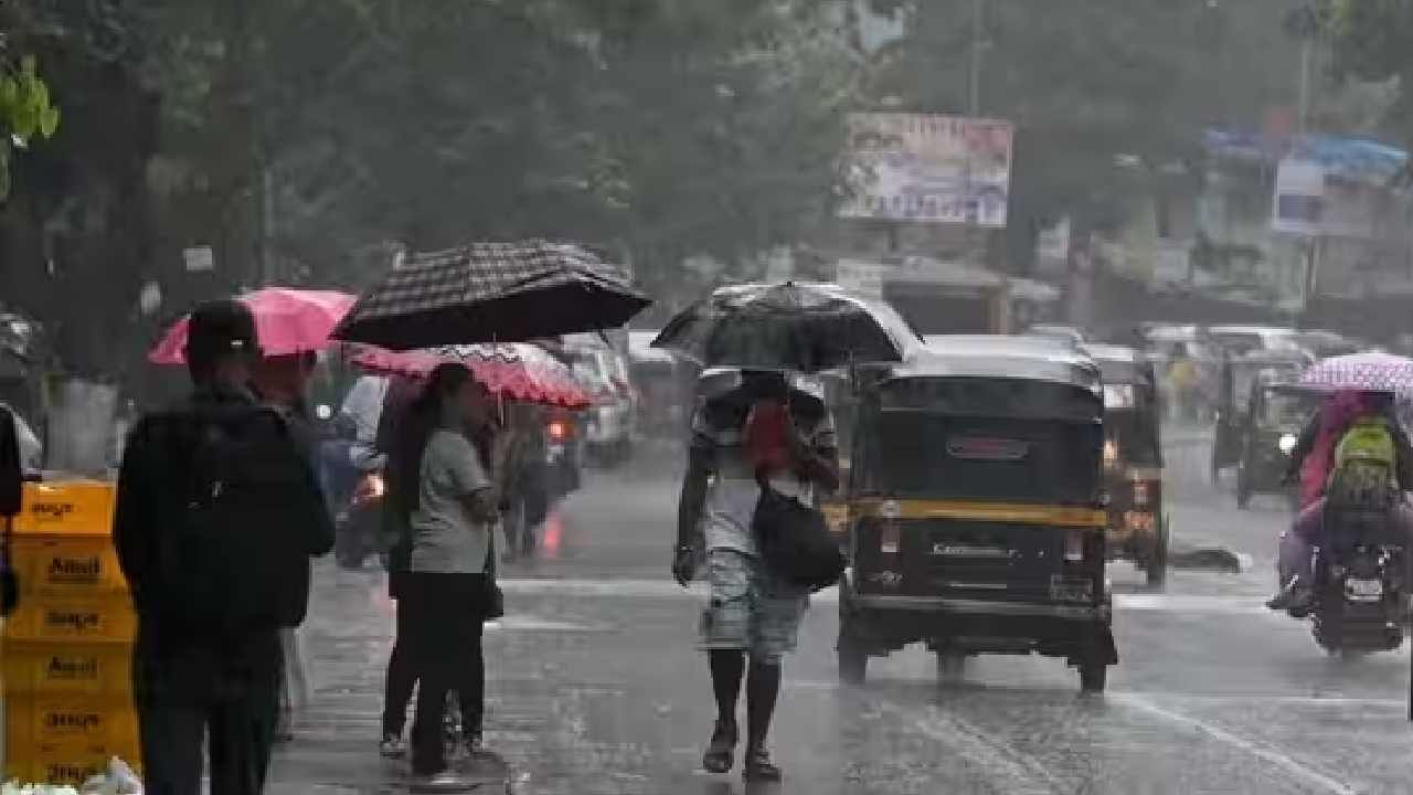 Karnataka Weather Updates: ಕರ್ನಾಟಕದ ದಕ್ಷಿಣ ಒಳನಾಡಿನಲ್ಲಿ ಮಳೆ ಸಾಧ್ಯತೆ, ಉಳಿದೆಡೆ ಒಣಹವೆ Karnataka Weather Updates: ಕರ್ನಾಟಕದ ದಕ್ಷಿಣ ಒಳನಾಡಿನಲ್ಲಿ ಮಳೆ ಸಾಧ್ಯತೆ, ಉಳಿದೆಡೆ ಒಣಹವೆ