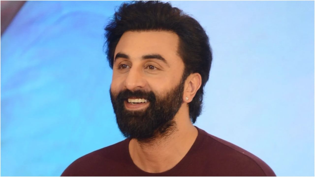 Ranbir Kapoor: ಮಗಳ ಮೇಲಿನ ಪ್ರೀತಿಗೆ ಸಿನಿಮಾ ಕೆಲಸಗಳಿಂದ ದೂರ ಇರಲು ನಿರ್ಧರಿಸಿದ ರಣಬೀರ್ ಕಪೂರ್ Ranbir Kapoor: ಮಗಳ ಮೇಲಿನ ಪ್ರೀತಿಗೆ ಸಿನಿಮಾ ಕೆಲಸಗಳಿಂದ ದೂರ ಇರಲು ನಿರ್ಧರಿಸಿದ ರಣಬೀರ್ ಕಪೂರ್