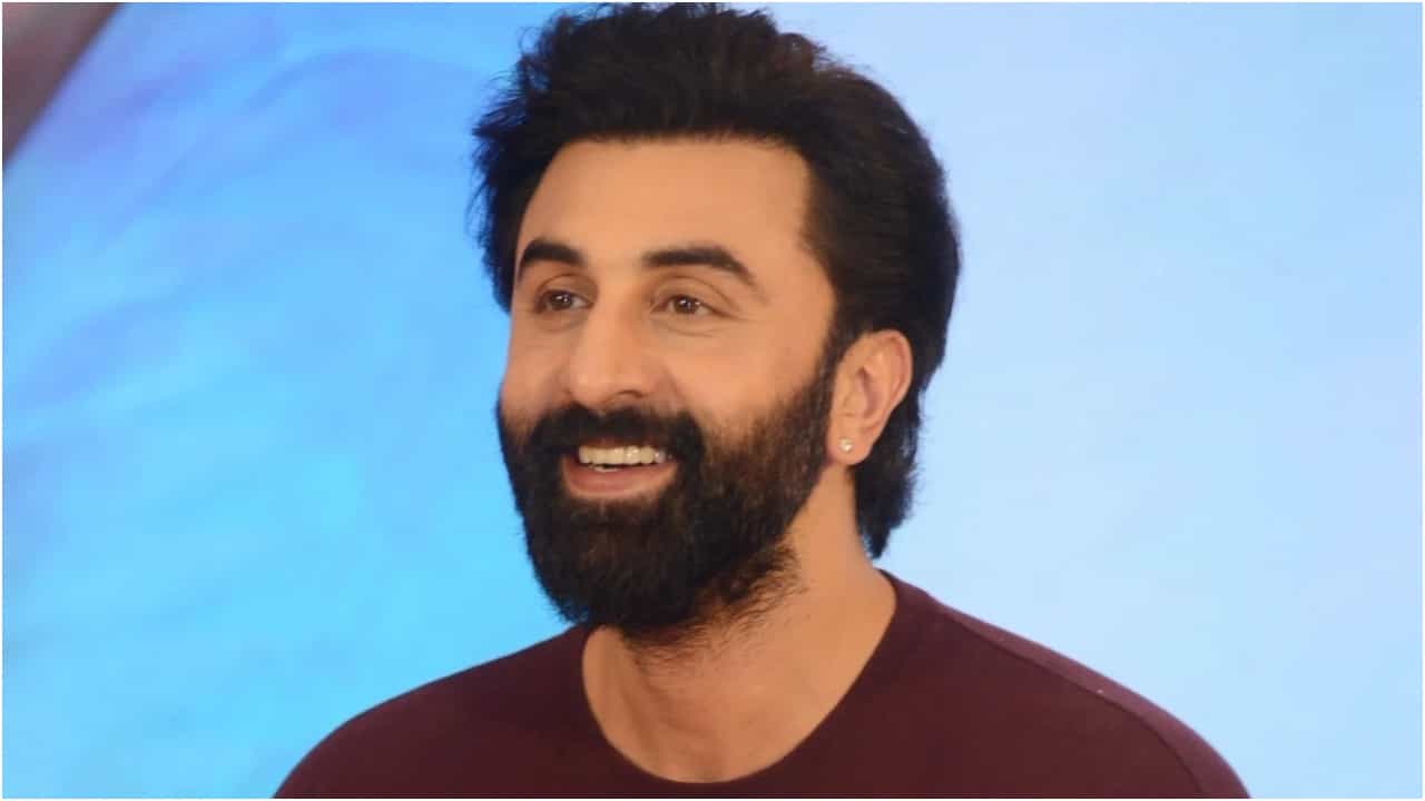 Ranbir Kapoor: ಮಗಳ ಮೇಲಿನ ಪ್ರೀತಿಗೆ ಸಿನಿಮಾ ಕೆಲಸಗಳಿಂದ ದೂರ ಇರಲು ನಿರ್ಧರಿಸಿದ ರಣಬೀರ್ ಕಪೂರ್ Ranbir Kapoor: ಮಗಳ ಮೇಲಿನ ಪ್ರೀತಿಗೆ ಸಿನಿಮಾ ಕೆಲಸಗಳಿಂದ ದೂರ ಇರಲು ನಿರ್ಧರಿಸಿದ ರಣಬೀರ್ ಕಪೂರ್