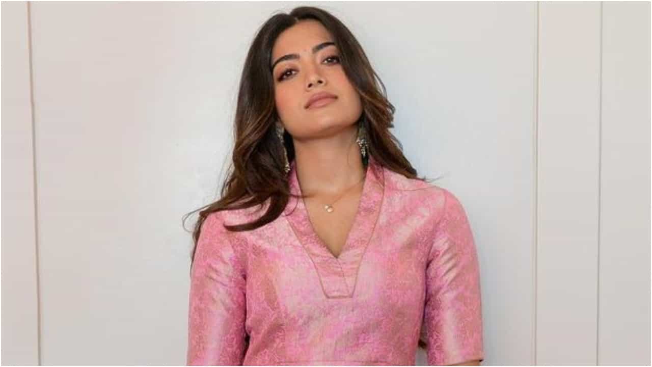 Rashmika Mandanna: ರಶ್ಮಿಕಾ ನಟನೆ ಬಗ್ಗೆ ತಂದೆ-ತಾಯಿಗೆ ಹೆಮ್ಮೆ ಇಲ್ವಾ? ಸಂದರ್ಶನದಲ್ಲಿ ಬಹಿರಂಗ ಆಯ್ತು ವಿಷಯ Rashmika Mandanna: ರಶ್ಮಿಕಾ ನಟನೆ ಬಗ್ಗೆ ತಂದೆ-ತಾಯಿಗೆ ಹೆಮ್ಮೆ ಇಲ್ವಾ? ಸಂದರ್ಶನದಲ್ಲಿ ಬಹಿರಂಗ ಆಯ್ತು ವಿಷಯ