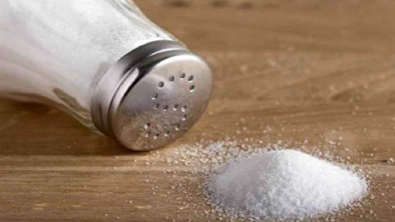 Salt Reduction Tips: ಉಪ್ಪನ್ನು ಕಡಿಮೆ ತಿನ್ನುವ ಅಭ್ಯಾಸವನ್ನು ರೂಢಿಸಿಕೊಳ್ಳುವುದು ಹೇಗೆ?