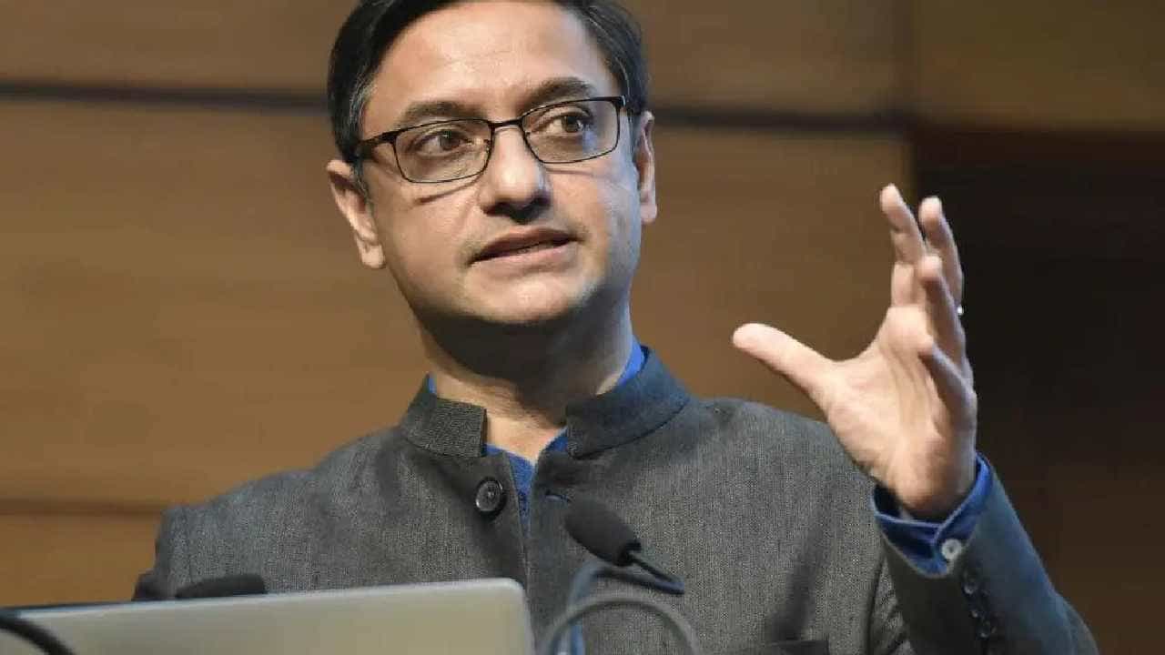 Sanjeev Sanyal: ಅದಾನಿ ಹಾಗೂ ಹಿಂಡನ್ಬರ್ಗ್ ನಡುವಿನ ಹೋರಾಟದಲ್ಲಿ ಸರ್ಕಾರ ಮಧ್ಯ ಪ್ರವೇಶಿಸಿಲ್ಲ: ಪ್ರಧಾನಿ ಆರ್ಥಿಕ ಸಲಹೆಗಾರ Sanjeev Sanyal: ಅದಾನಿ ಹಾಗೂ ಹಿಂಡನ್ಬರ್ಗ್ ನಡುವಿನ ಹೋರಾಟದಲ್ಲಿ ಸರ್ಕಾರ ಮಧ್ಯ ಪ್ರವೇಶಿಸಿಲ್ಲ: ಪ್ರಧಾನಿ ಆರ್ಥಿಕ ಸಲಹೆಗಾರ