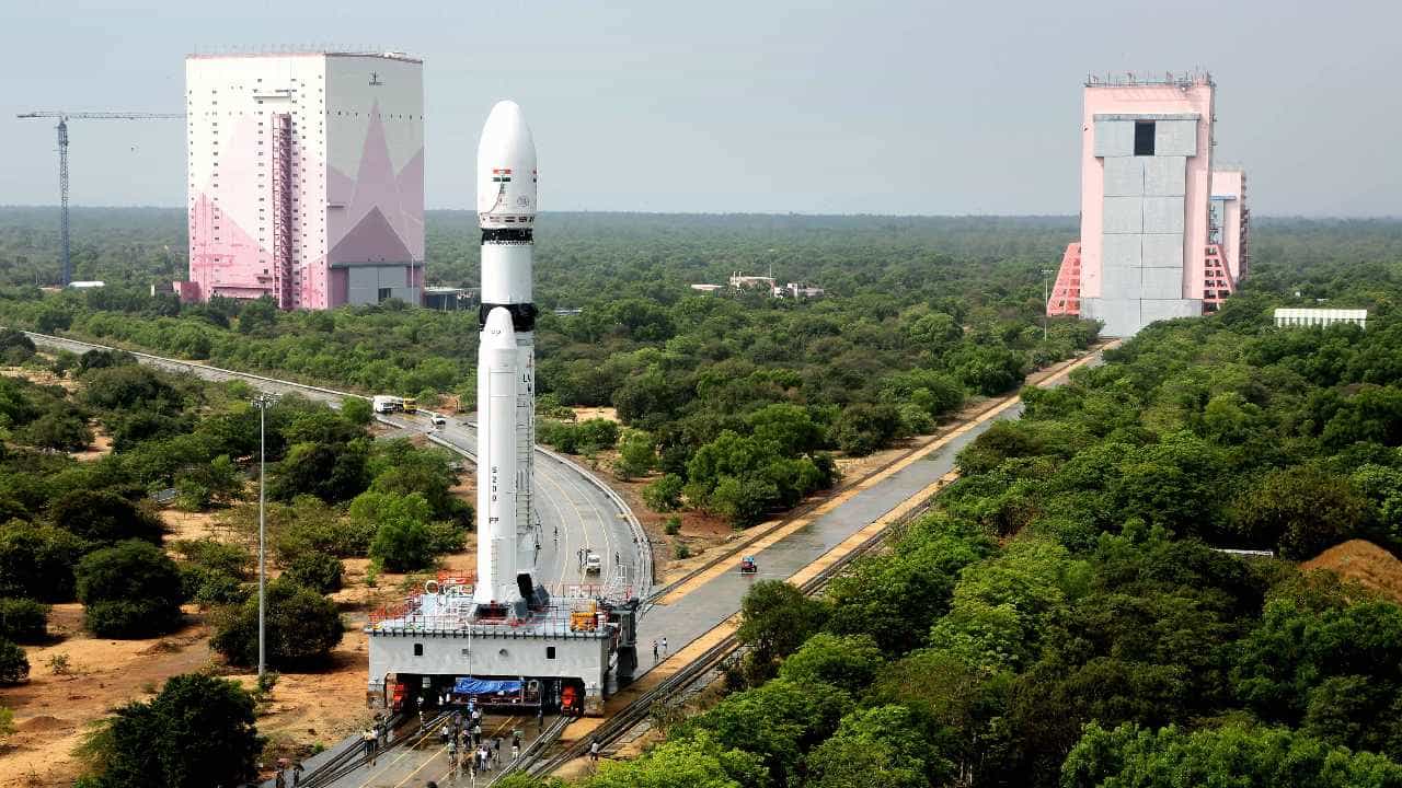 ISRO: ಭಾರತೀಯ ಬಾಹ್ಯಾಕಾಶ ಸಂಸ್ಥೆಯ ಅತಿ ದೊಡ್ಡ ಸಾಧನೆ, ಬ್ರಿಟಿಷ್ ಕಂಪನಿಯ 36 ಉಪಗ್ರಹಗಳ ಯಶಸ್ವಿ ಉಡಾವಣೆ ISRO: ಭಾರತೀಯ ಬಾಹ್ಯಾಕಾಶ ಸಂಸ್ಥೆಯ ಅತಿ ದೊಡ್ಡ ಸಾಧನೆ, ಬ್ರಿಟಿಷ್ ಕಂಪನಿಯ 36 ಉಪಗ್ರಹಗಳ ಯಶಸ್ವಿ ಉಡಾವಣೆ