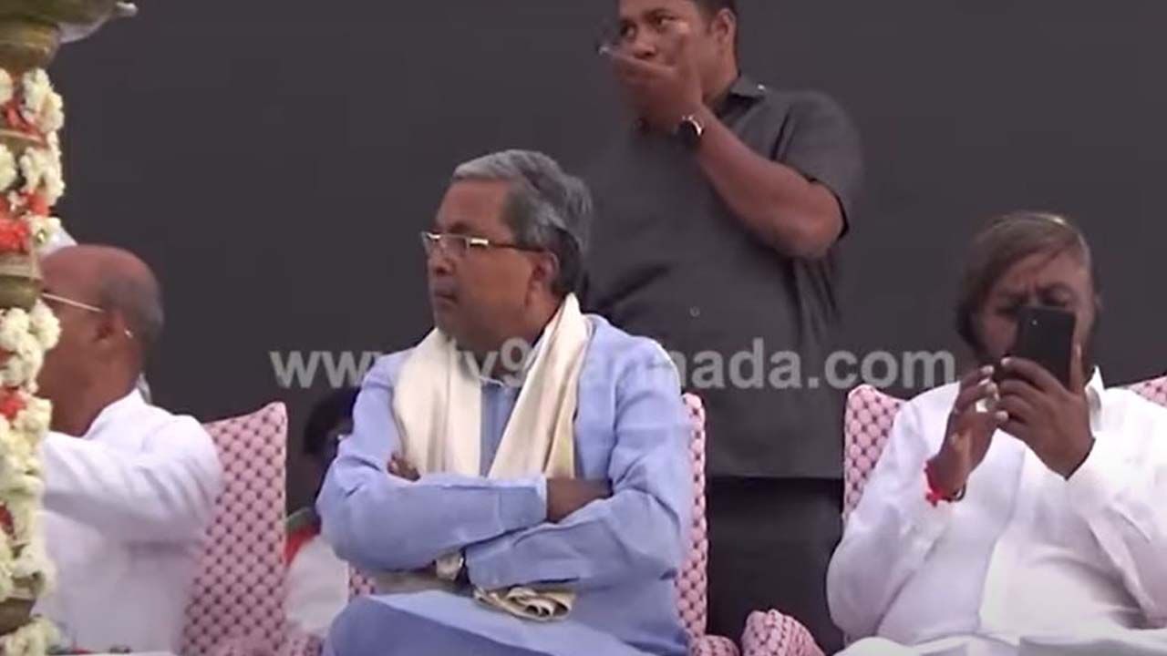 ಸಿದ್ದರಾಮಯ್ಯಗೆ ಮತ್ತೆ ಕ್ಷೇತ್ರ ಗೊಂದಲ; ಕೋಲಾರದಿಂದ ಹಿಂದೆ ಸರಿಯುವಂತೆ ರಾಹುಲ್ ಗಾಂಧಿ ಸಲಹೆ? ಸಿದ್ದರಾಮಯ್ಯಗೆ ಮತ್ತೆ ಕ್ಷೇತ್ರ ಗೊಂದಲ; ಕೋಲಾರದಿಂದ ಹಿಂದೆ ಸರಿಯುವಂತೆ ರಾಹುಲ್ ಗಾಂಧಿ ಸಲಹೆ?