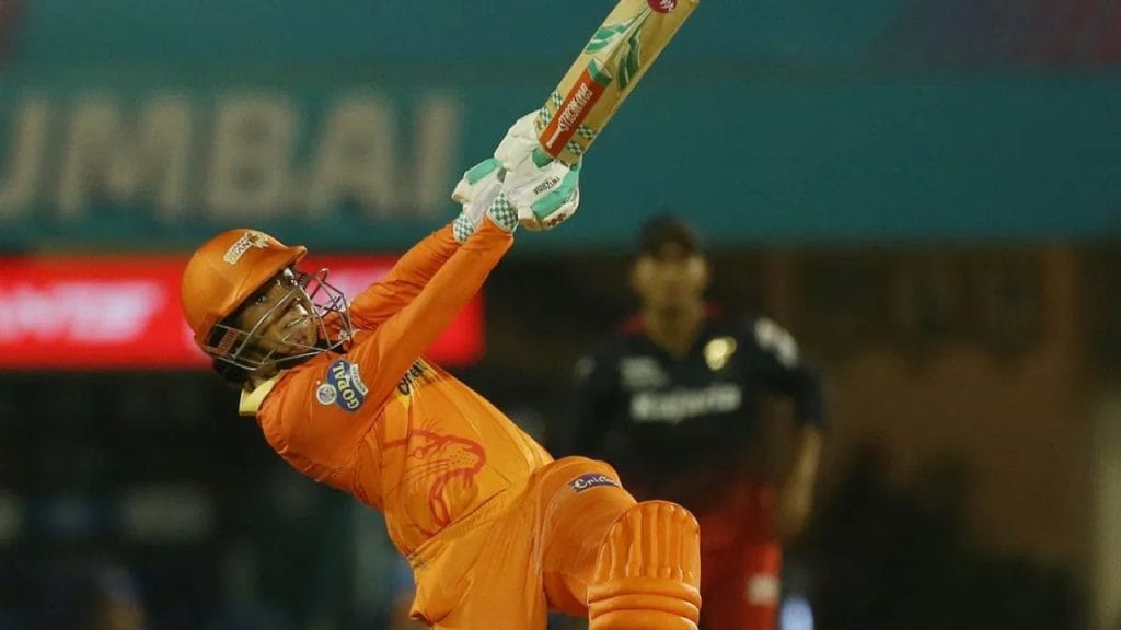 WPL 2023 gujarat giants opener Sophia Dunkley hits18 ball fifty fastest half century record vs rcb