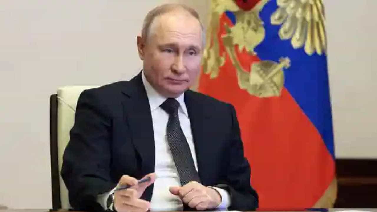 Vladimir Putin India Visit: ಜಿ-20 ಶೃಂಗಸಭೆಯಲ್ಲಿ ಪಾಲ್ಗೊಳ್ಳಲು ಭಾರತಕ್ಕೆ ಆಗಮಿಸಲಿದ್ದಾರಾ ರಷ್ಯಾ ಅಧ್ಯಕ್ಷ ವ್ಲಾಡಿಮಿರ್ ಪುಟಿನ್? Vladimir Putin India Visit: ಜಿ-20 ಶೃಂಗಸಭೆಯಲ್ಲಿ ಪಾಲ್ಗೊಳ್ಳಲು ಭಾರತಕ್ಕೆ ಆಗಮಿಸಲಿದ್ದಾರಾ ರಷ್ಯಾ ಅಧ್ಯಕ್ಷ ವ್ಲಾಡಿಮಿರ್ ಪುಟಿನ್?