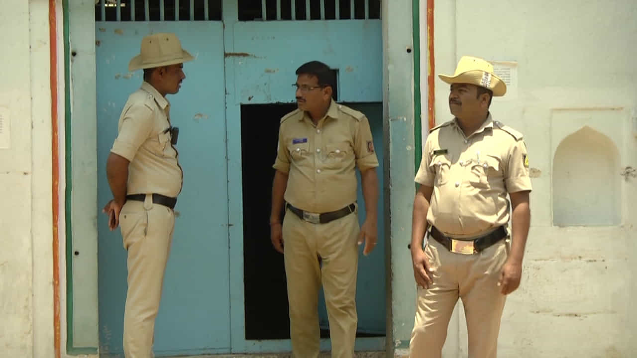 ಮಹಿಳೆ ಮೇಲಿನ ಅತ್ಯಾಚಾರ ಯತ್ನ-ಕೊಲೆ: 15 ವರ್ಷದಿಂದ ಜೈಲು ಹಕ್ಕಿಯಾಗಿದ್ದ ಆರೋಪಿ ಬಿಡುಗಡೆ! ಕಾನೂನು ಕುಣಿಕೆಯಿಂದ ಬಚಾವಾಗಿದ್ದು ಹೇಗೆ? ಮಹಿಳೆ ಮೇಲಿನ ಅತ್ಯಾಚಾರ ಯತ್ನ-ಕೊಲೆ: 15 ವರ್ಷದಿಂದ ಜೈಲು ಹಕ್ಕಿಯಾಗಿದ್ದ ಆರೋಪಿ ಬಿಡುಗಡೆ! ಕಾನೂನು ಕುಣಿಕೆಯಿಂದ ಬಚಾವಾಗಿದ್ದು ಹೇಗೆ?