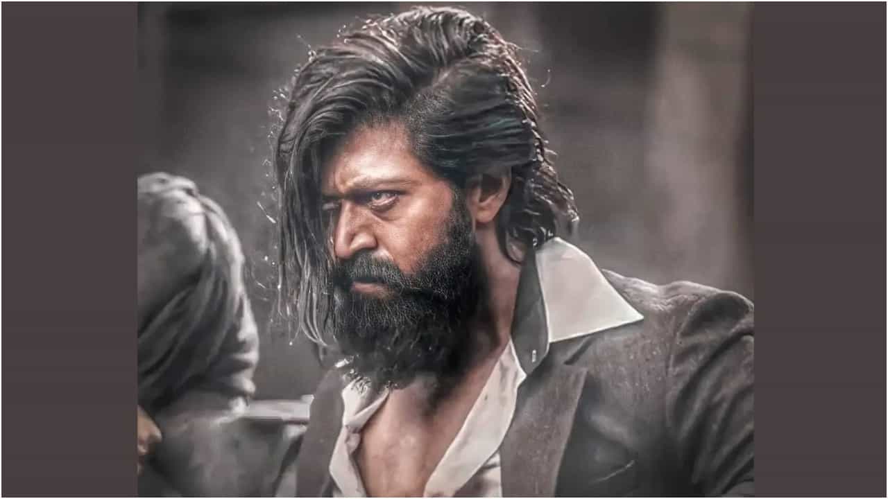 Venkatesh Maha: ‘ಕೆಜಿಎಫ್’ ಸಿನಿಮಾ ಬಗ್ಗೆ ಕೆಟ್ಟ ಪದಗಳಿಂದ ಟೀಕಿಸಿದ ತೆಲುಗು ನಿರ್ದೇಶಕ: ವಿಡಿಯೋ ವೈರಲ್ Venkatesh Maha: ‘ಕೆಜಿಎಫ್’ ಸಿನಿಮಾ ಬಗ್ಗೆ ಕೆಟ್ಟ ಪದಗಳಿಂದ ಟೀಕಿಸಿದ ತೆಲುಗು ನಿರ್ದೇಶಕ: ವಿಡಿಯೋ ವೈರಲ್