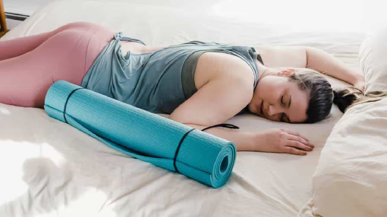 Yoga For Better Sleep: ಈ 5 ಸುಲಭವಾದ ಯೋಗಾಸನಗಳು ನಿಮಗೆ ನಿದ್ರಿಸಲು ಸಹಾಯ ಮಾಡುತ್ತದೆ Yoga For Better Sleep: ಈ 5 ಸುಲಭವಾದ ಯೋಗಾಸನಗಳು ನಿಮಗೆ ನಿದ್ರಿಸಲು ಸಹಾಯ ಮಾಡುತ್ತದೆ