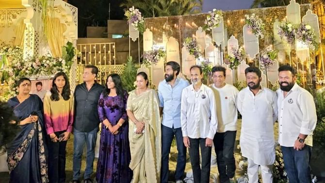 Yuva Movie: ಅದ್ದೂರಿಯಾಗಿ ನಡೆಯಿತು ‘ಯುವ’ ಚಿತ್ರದ ಮುಹೂರ್ತ; ಅನೇಕ ದಿಗ್ಗಜರು ಭಾಗಿ Yuva Movie: ಅದ್ದೂರಿಯಾಗಿ ನಡೆಯಿತು ‘ಯುವ’ ಚಿತ್ರದ ಮುಹೂರ್ತ; ಅನೇಕ ದಿಗ್ಗಜರು ಭಾಗಿ