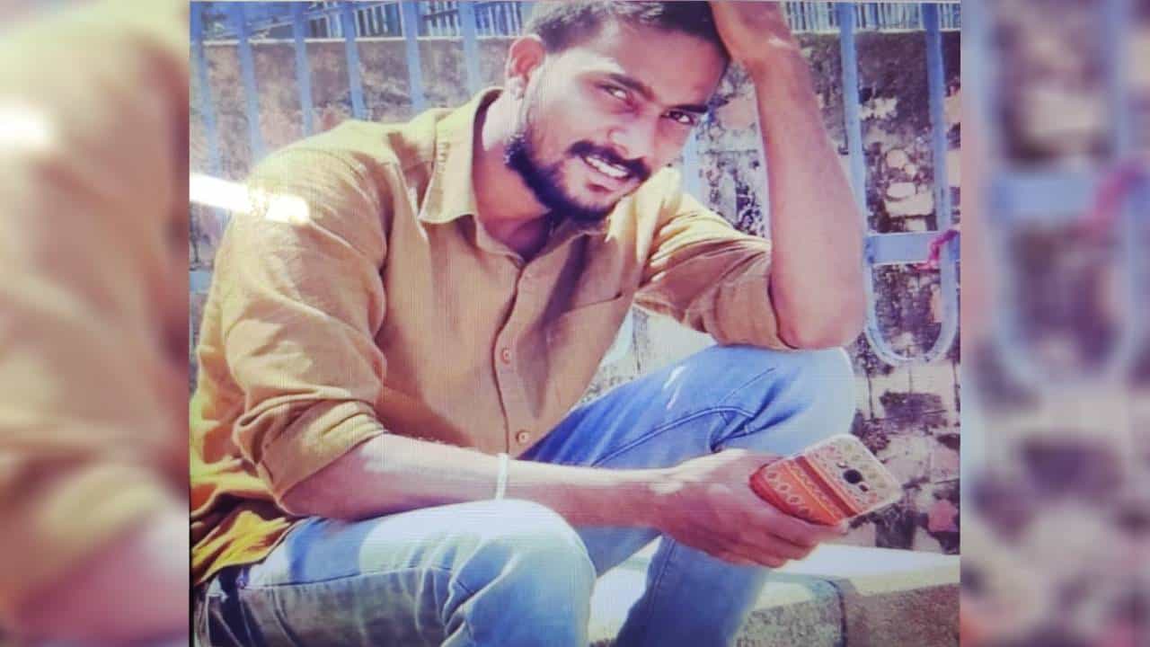 ಬೆಂಗಳೂರು: ಮನೆಗೆ ನುಗ್ಗಿ ಪ್ರಿಯತಮೆಯನ್ನೇ ಕೊಂದ ಪಾಗಲ್ ಪ್ರೇಮಿ, ಕಾರಣವೇನು? ಬೆಂಗಳೂರು: ಮನೆಗೆ ನುಗ್ಗಿ ಪ್ರಿಯತಮೆಯನ್ನೇ ಕೊಂದ ಪಾಗಲ್ ಪ್ರೇಮಿ, ಕಾರಣವೇನು?