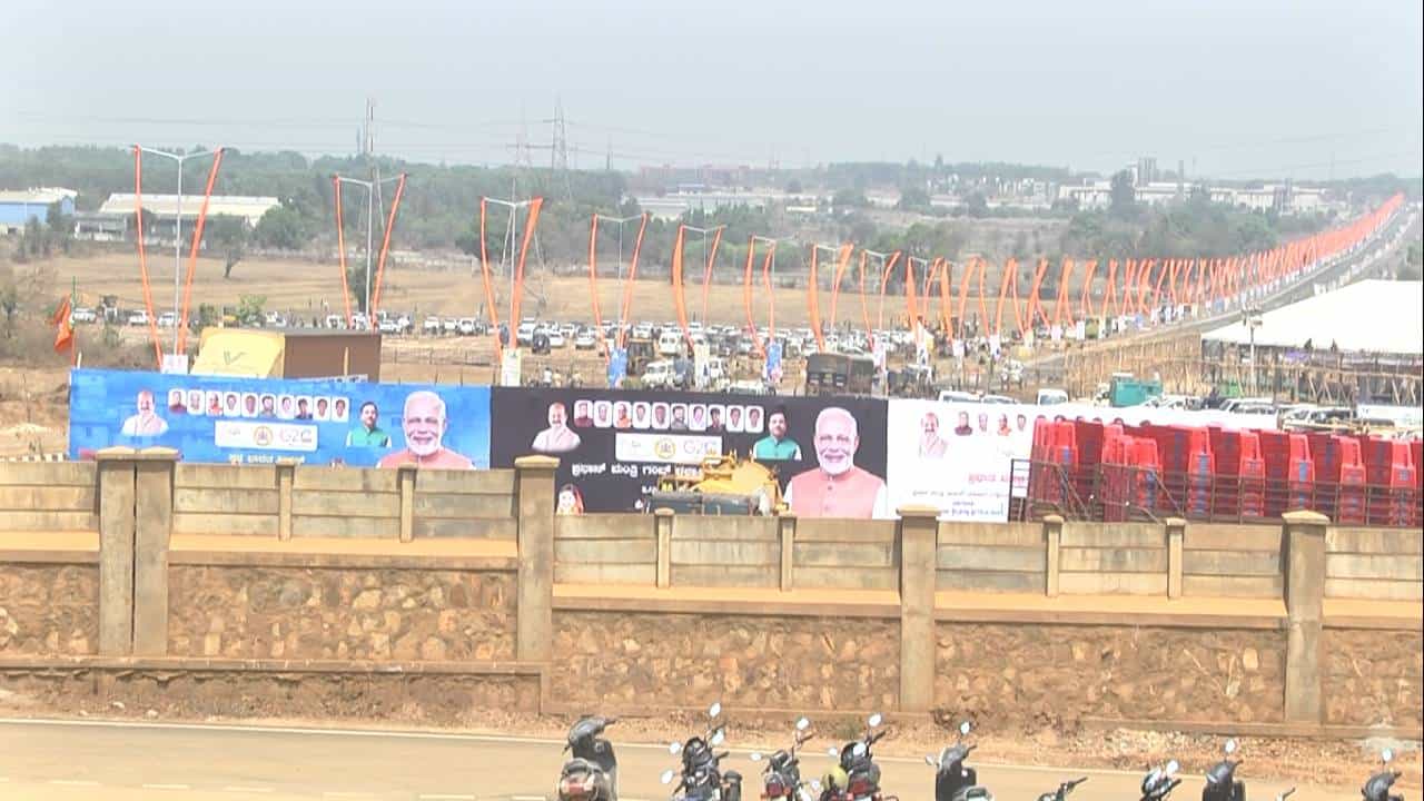 ಪ್ರಧಾನಿ ಮೋದಿಯಿಂದ ಧಾರವಾಡ ಐಐಟಿ ಉದ್ಘಾಟನೆ: ಕಾರ್ಯಕ್ರಮಕ್ಕೆ ಭರದಿಂದ ನಡೆದಿದೆ ಸಿದ್ದತೆ, ಖಾಕಿ ಕಣ್ಗಾವಲು ಪ್ರಧಾನಿ ಮೋದಿಯಿಂದ ಧಾರವಾಡ ಐಐಟಿ ಉದ್ಘಾಟನೆ: ಕಾರ್ಯಕ್ರಮಕ್ಕೆ ಭರದಿಂದ ನಡೆದಿದೆ ಸಿದ್ದತೆ, ಖಾಕಿ ಕಣ್ಗಾವಲು