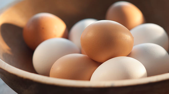 eggs-in-a-wood-bowl