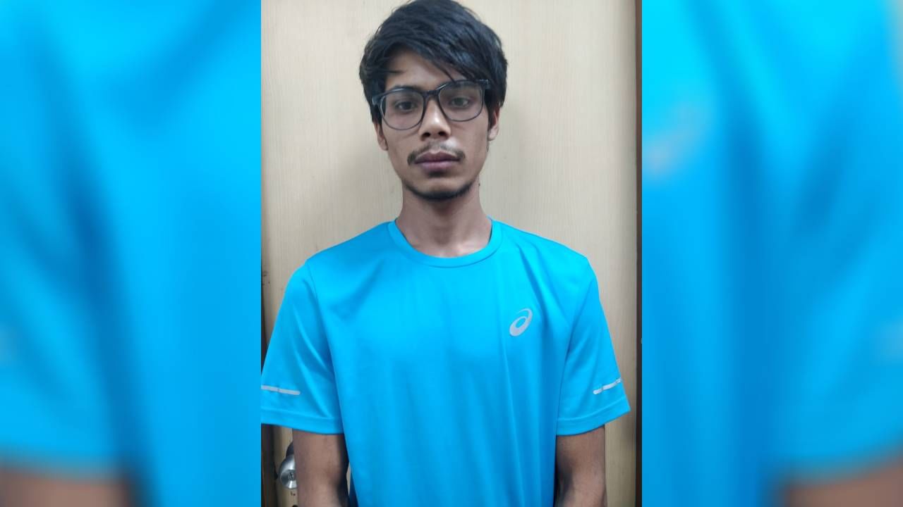 ವಿಮಾನದಲ್ಲಿ ಪ್ರಯಾಣದ ವೇಳೆ ಸಿಗರೇಟ್ ಸೇದಿದ ಭೂಪ; ಫ್ಲೈಟ್ ಲ್ಯಾಂಡ್ ಆಗುತ್ತಿದ್ದಂತೆಯೇ ಅರೆಸ್ಟ್ ವಿಮಾನದಲ್ಲಿ ಪ್ರಯಾಣದ ವೇಳೆ ಸಿಗರೇಟ್ ಸೇದಿದ ಭೂಪ; ಫ್ಲೈಟ್ ಲ್ಯಾಂಡ್ ಆಗುತ್ತಿದ್ದಂತೆಯೇ ಅರೆಸ್ಟ್