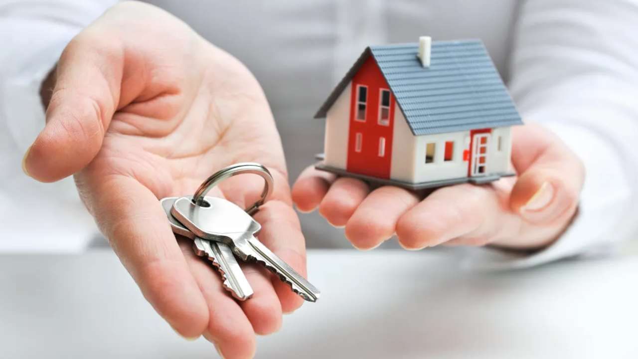 Mortgage vs Home Loan: ಮನೆ ಕಟ್ಟಲು ಅಥವಾ ಕೊಳ್ಳಲು ಮಾರ್ಟ್​ಗೇಜ್ ಲೋನ್​ಗೆ ಅರ್ಜಿ ಸಲ್ಲಿಸುವುದು ಬೇಡ; ಏನು ಕಾರಣ?