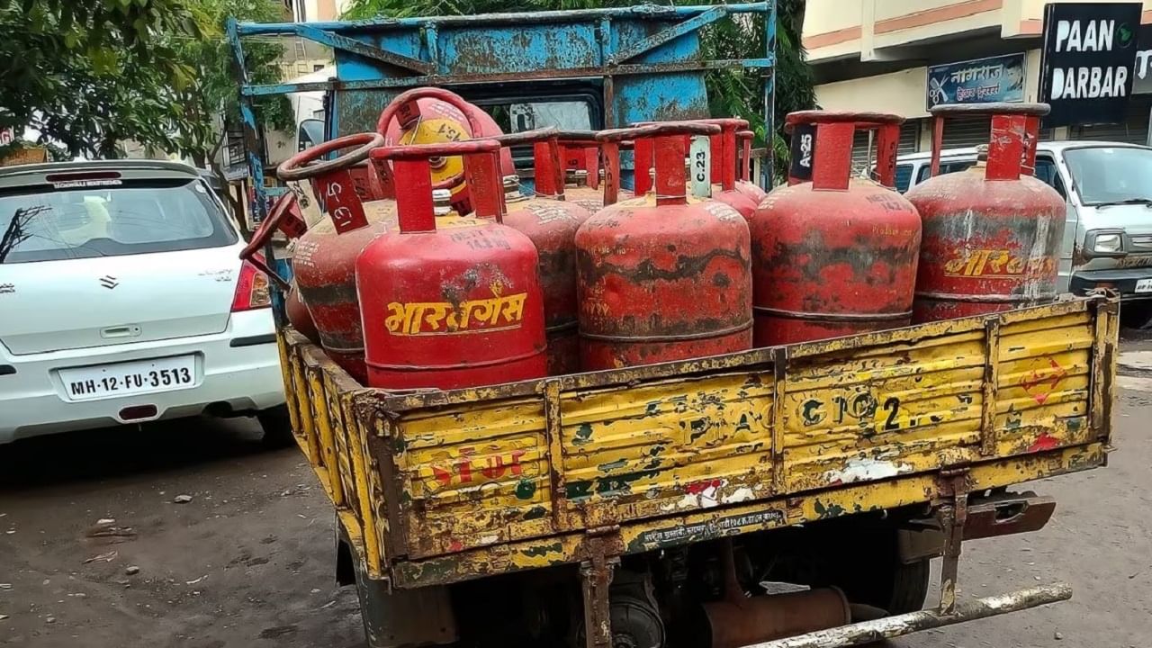 2019 ಜನವರಿ 1: ದೆಹಲಿಯಲ್ಲಿ ಸಬ್ಸಿಡಿರಹಿತ 14.2 ಕಿಲೋ ತೂಕದ ಎಲ್​ಪಿಜಿ ಸಿಲಿಂಡರ್ ಬೆಲೆ 689 ರೂ