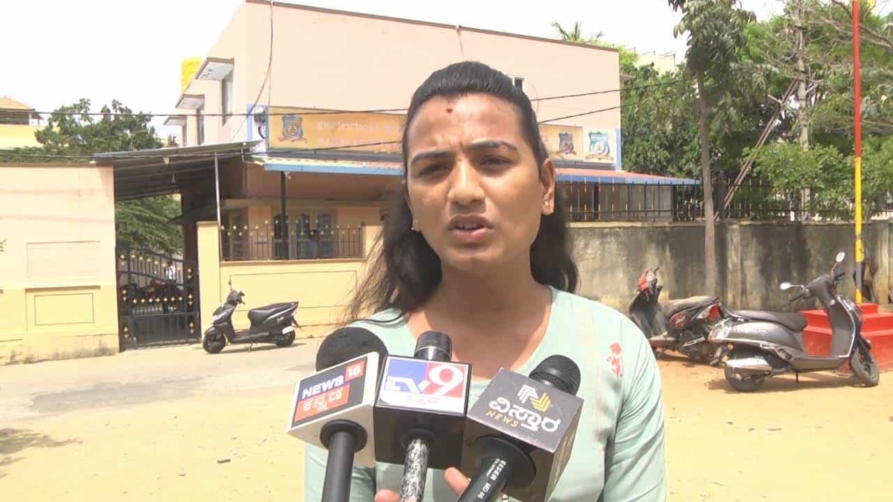 ಯುವಕನಾಗಿದ್ದ ಆತ ತೃತೀಯ ಲಿಂಗಿಯಾಗಿ ಬದಲು, ಈಗ ಬಲವಂತದಿಂದ ಲಿಂಗಪರಿವರ್ತನೆ ಎಂದು ಪೊಲೀಸ್​ ಮೆಟ್ಟಿಲೇರಿದಳು