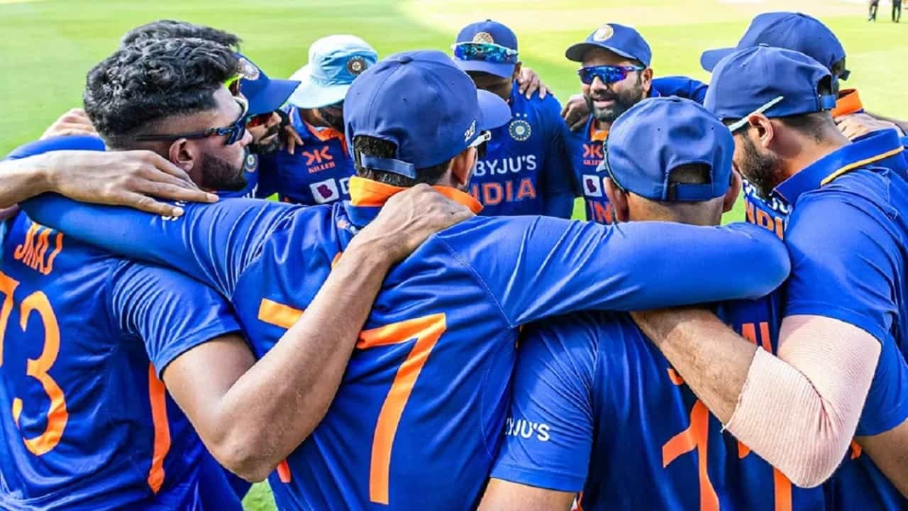 IND vs AUS: ಭಾರತ ಬೌಲಿಂಗ್, ಆಸೀಸ್ ತಂಡದಲ್ಲಿ ಬದಲಾವಣೆ; ಉಭಯ ತಂಡಗಳು ಹೀಗಿವೆ IND vs AUS: ಭಾರತ ಬೌಲಿಂಗ್, ಆಸೀಸ್ ತಂಡದಲ್ಲಿ ಬದಲಾವಣೆ; ಉಭಯ ತಂಡಗಳು ಹೀಗಿವೆ