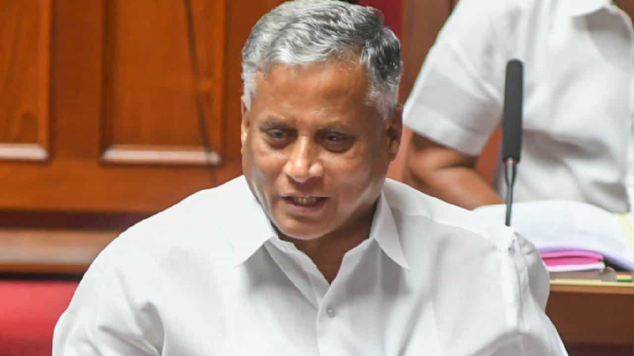 Bengaluru: ಪ್ರಧಾನಮಂತ್ರಿ ಆವಾಸ್ ಯೋಜನೆಯಡಿ 5,24,426 ಮನೆಗಳ ನಿರ್ಮಾಣ; ಸಚಿವ ವಿ.ಸೋಮಣ್ಣ Bengaluru: ಪ್ರಧಾನಮಂತ್ರಿ ಆವಾಸ್ ಯೋಜನೆಯಡಿ 5,24,426 ಮನೆಗಳ ನಿರ್ಮಾಣ; ಸಚಿವ ವಿ.ಸೋಮಣ್ಣ