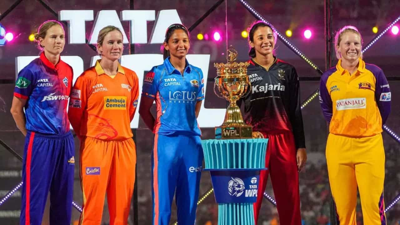 WPL 2023: 20 ಪಂದ್ಯಗಳ ನಂತರ ಪ್ಲೇಆಫ್ ಚಿತ್ರಣ ಸ್ಪಷ್ಟ; ಪ್ರಶಸ್ತಿ ರೇಸ್ನಲ್ಲಿ 3 ತಂಡಗಳು, ಯಾರಿಗೆ ಯಾರು ಎದುರಾಳಿ? WPL 2023: 20 ಪಂದ್ಯಗಳ ನಂತರ ಪ್ಲೇಆಫ್ ಚಿತ್ರಣ ಸ್ಪಷ್ಟ; ಪ್ರಶಸ್ತಿ ರೇಸ್ನಲ್ಲಿ 3 ತಂಡಗಳು, ಯಾರಿಗೆ ಯಾರು ಎದುರಾಳಿ?