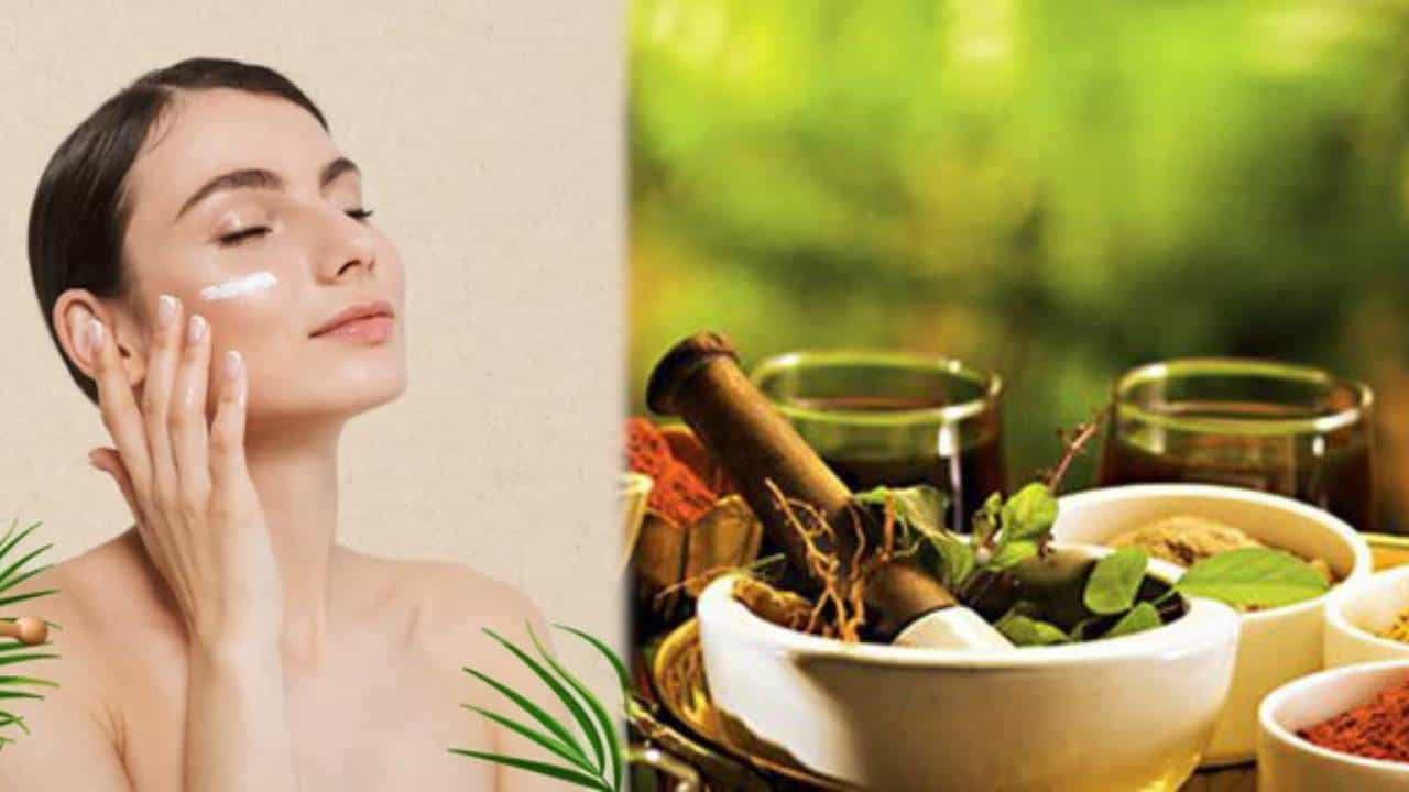 Glowing Skin: ಹೊಳೆಯುವ ತ್ವಚೆಗಾಗಿ 5 ಆಯುರ್ವೇದ ಸಲಹೆಗಳು Glowing Skin: ಹೊಳೆಯುವ ತ್ವಚೆಗಾಗಿ 5 ಆಯುರ್ವೇದ ಸಲಹೆಗಳು
