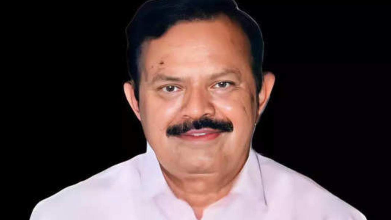ಚುನಾವಣೆಯಲ್ಲಿ ಪಕ್ಷ ಹೇಳಿದಂತೆ ಕೇಳುತ್ತೇನೆ, ಪಕ್ಷದ ತೀರ್ಮಾನಕ್ಕೆ ನಾನು ಬದ್ಧ: ಎಟಿ ರಾಮಸ್ವಾಮಿ ಚುನಾವಣೆಯಲ್ಲಿ ಪಕ್ಷ ಹೇಳಿದಂತೆ ಕೇಳುತ್ತೇನೆ, ಪಕ್ಷದ ತೀರ್ಮಾನಕ್ಕೆ ನಾನು ಬದ್ಧ: ಎಟಿ ರಾಮಸ್ವಾಮಿ