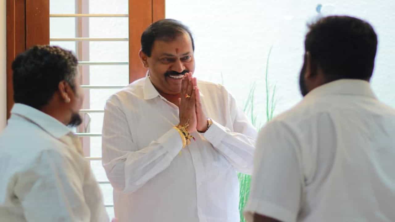 ಪುಲಿಕೇಶಿ ನಗರದಲ್ಲಿ ಕೊನೆಗೂ ಆ ಪಕ್ಷದಿಂದ ಅಖಾಡಕ್ಕಿಳಿದ ಅಖಂಡ ಶ್ರೀನಿವಾಸ ಮೂರ್ತಿ! ಪುಲಿಕೇಶಿ ನಗರದಲ್ಲಿ ಕೊನೆಗೂ ಆ ಪಕ್ಷದಿಂದ ಅಖಾಡಕ್ಕಿಳಿದ ಅಖಂಡ ಶ್ರೀನಿವಾಸ ಮೂರ್ತಿ!