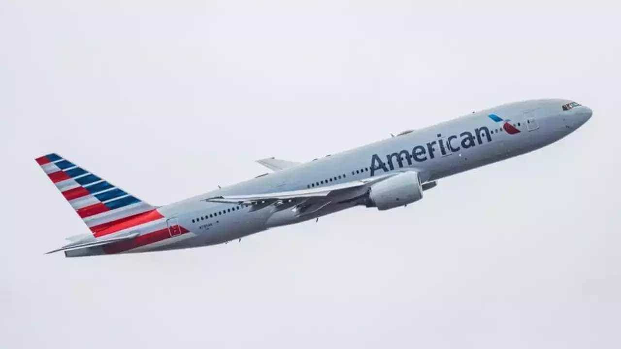 American Airlines: ನ್ಯೂಯಾರ್ಕ್​-ದೆಹಲಿ​ ವಿಮಾನದಲ್ಲಿ ಸಹ ಪ್ರಯಾಣಿಕರ ಮೇಲೆ ಮೂತ್ರ ವಿಸರ್ಜಿಸಿದ ಪಾನಮತ್ತ ವ್ಯಕ್ತಿ