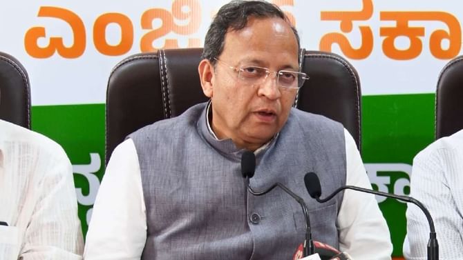 ಕಾಂಗ್ರೆಸ್ ಸ್ಟಾರ್ ಪ್ರಚಾರಕರ ಪಟ್ಟಿಯಲ್ಲಿ ತುಕಡೇ ತುಕಡೇ ಗ್ಯಾಂಗ್: ಅರುಣ್ ಸಿಂಗ್ ವಾಗ್ದಾಳಿ ಕಾಂಗ್ರೆಸ್ ಸ್ಟಾರ್ ಪ್ರಚಾರಕರ ಪಟ್ಟಿಯಲ್ಲಿ ತುಕಡೇ ತುಕಡೇ ಗ್ಯಾಂಗ್: ಅರುಣ್ ಸಿಂಗ್ ವಾಗ್ದಾಳಿ