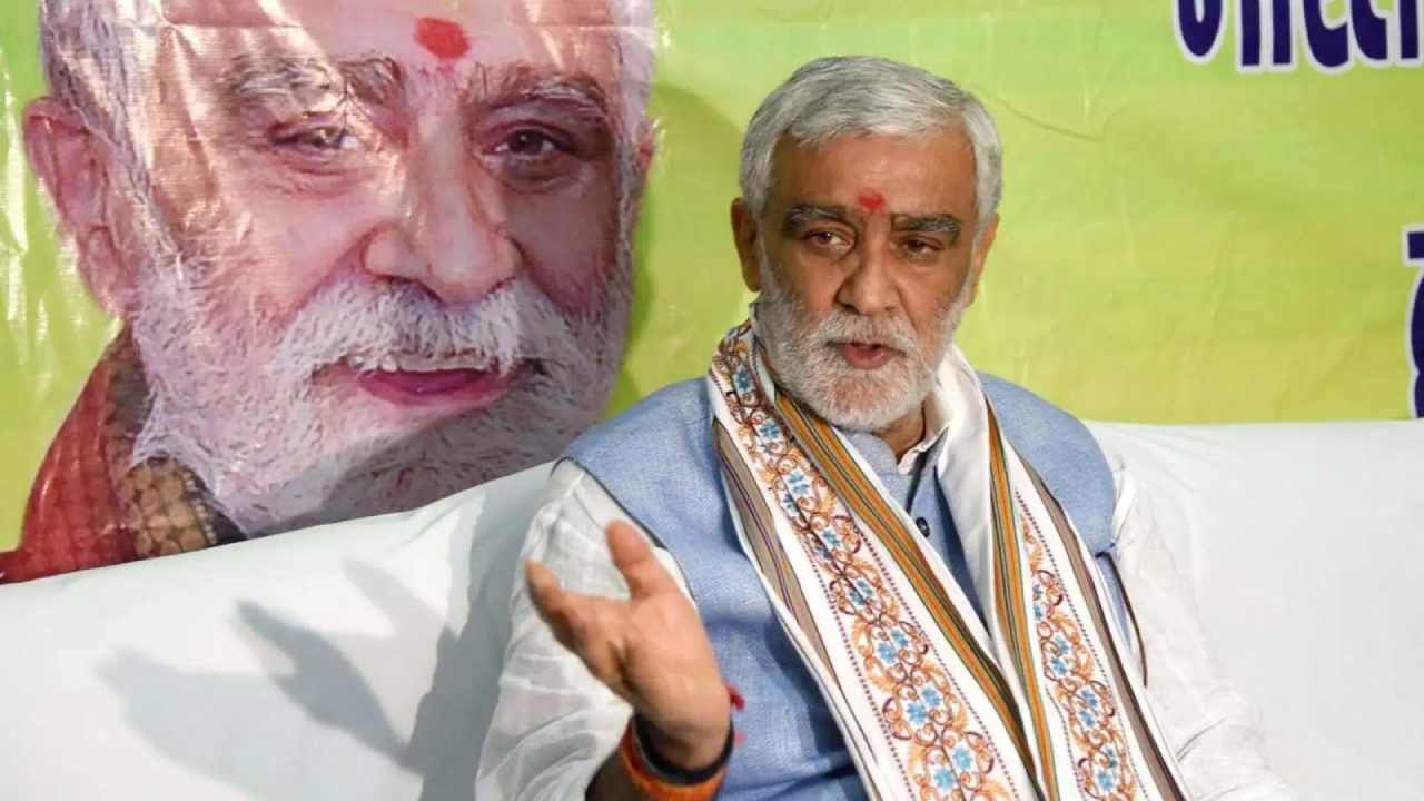 ಗ್ಯಾಂಗ್ಸ್ಟರ್ ಅತೀಕ್ ಅಹ್ಮದ್ ಪರವಾಗಿ ಘೋಷಣೆ ಕೂಗಿದವರನ್ನು ಗುಂಡಿಕ್ಕಿ ಕೊಲ್ಲಬೇಕು: ಸಚಿವ ಅಶ್ವಿನಿ ಚೌಬೆ ಗ್ಯಾಂಗ್ಸ್ಟರ್ ಅತೀಕ್ ಅಹ್ಮದ್ ಪರವಾಗಿ ಘೋಷಣೆ ಕೂಗಿದವರನ್ನು ಗುಂಡಿಕ್ಕಿ ಕೊಲ್ಲಬೇಕು: ಸಚಿವ ಅಶ್ವಿನಿ ಚೌಬೆ