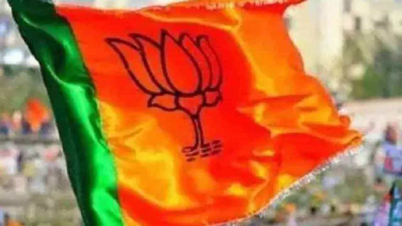 Shivamogga: ಶಿವಮೊಗ್ಗ ನಗರ ಕ್ಷೇತ್ರ; ಯಾರಿದು ಬಿಜೆಪಿ ವರಿಷ್ಠರ ಗಮನ ಸೆಳೆದ ಡಾ. ಧನಂಜಯ ಸರ್ಜಿ? ಆಕಾಂಕ್ಷಿಗಳ ವಿವರ ಇಲ್ಲಿದೆ ನೋಡಿ Shivamogga: ಶಿವಮೊಗ್ಗ ನಗರ ಕ್ಷೇತ್ರ; ಯಾರಿದು ಬಿಜೆಪಿ ವರಿಷ್ಠರ ಗಮನ ಸೆಳೆದ ಡಾ. ಧನಂಜಯ ಸರ್ಜಿ? ಆಕಾಂಕ್ಷಿಗಳ ವಿವರ ಇಲ್ಲಿದೆ ನೋಡಿ