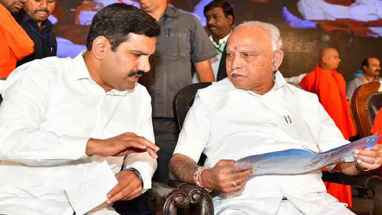 ಮಾಜಿ ಮುಖ್ಯಮಂತ್ರಿ, ಬಿಜೆಪಿ ಹಿರಿಯ ನಾಯಕ ಬಿಎಸ್ ಯಡಿಯೂರಪ್ಪ ಅವರು ಈಗಾಗಲೇ ಚುನಾವಣೆ ಸ್ಪರ್ಧೆ ಮಾಡಲ್ಲ ಎಂದು ಘೋಷಿಸಿದ್ದಾರೆ. ಬದಲಿಗೆ ಶಿಕಾರಿಪುರ ಟಿಕೆಟ್ ತಮ್ಮ ಪುತ್ರ ಬಿವೈ ವಿಜಯೇಂದ್ರಗೆ ನೀಡುವಂತೆ ಈಗಾಗಲೇ ಬೇಡಿಕೆ ಇಟ್ಟಿದ್ದು, ಇದಕ್ಕೆ ಕೈಕಮಾಂಡ್ ಸಹ ಪುರಸ್ಕರಿಸಿದೆ. ಹೀಗಾಗಿ ಈ ಬಾರಿ ವಿಜಯೇಂದ್ರ ತಮ್ಮ ತಂದೆ ಕ್ಷೇತ್ರವಾದ ಶಿಕಾರಿಪುರದಿಂದ ಸ್ಪರ್ಧೆ ಮಾಡುವುದು ಬಹುತೇಕ ಖಚಿತವಾಗಿದೆ.