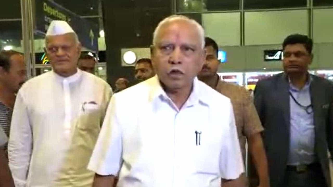 ಬಿಎಸ್ ಯಡಿಯೂರಪ್ಪ ಅವರಿಗಾಗಿ ಪ್ರತ್ಯೇಕ ಹೆಲಿಕಾಪ್ಟರ್ ವ್ಯವಸ್ಥೆ: ಶೆಟ್ಟರ್, ಸವದಿಗೆ ಟಕ್ಕರ್ ನೀಡಲು ರಾಜ ಹುಲಿಯಿಂದ ಭರ್ಜರಿ ಪ್ರಚಾರ! ಬಿಎಸ್ ಯಡಿಯೂರಪ್ಪ ಅವರಿಗಾಗಿ ಪ್ರತ್ಯೇಕ ಹೆಲಿಕಾಪ್ಟರ್ ವ್ಯವಸ್ಥೆ: ಶೆಟ್ಟರ್, ಸವದಿಗೆ ಟಕ್ಕರ್ ನೀಡಲು ರಾಜ ಹುಲಿಯಿಂದ ಭರ್ಜರಿ ಪ್ರಚಾರ!