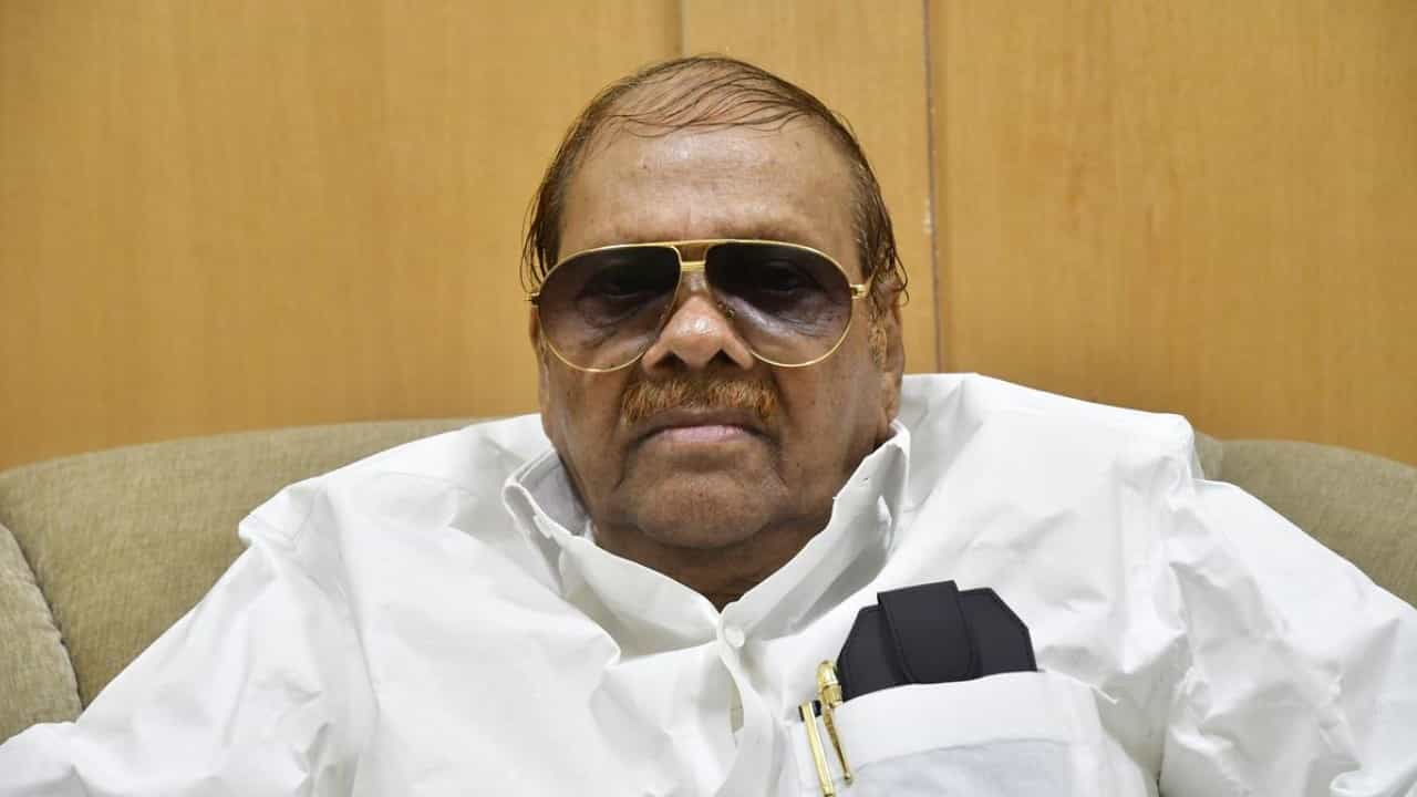 Baburao Chinchansur: ಮಾಜಿ ಸಚಿವ ಬಾಬುರಾವ್ ಚಿಂಚನಸೂರ್ ಕಾರು ಅಪಘಾತ Baburao Chinchansur: ಮಾಜಿ ಸಚಿವ ಬಾಬುರಾವ್ ಚಿಂಚನಸೂರ್ ಕಾರು ಅಪಘಾತ