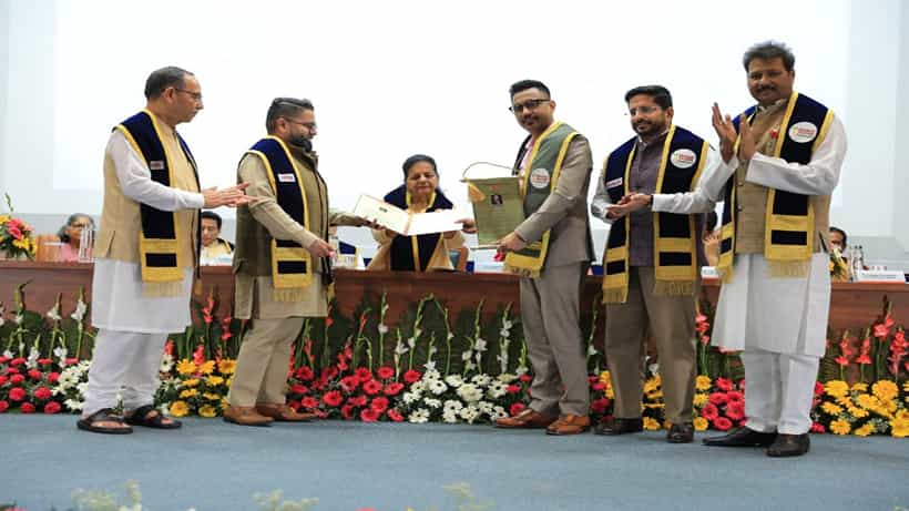 ಮಾನವ್ ರಚನಾ ಇಂಟರ್ನ್ಯಾಶನಲ್ನಿಂದ ಟಿವಿ9 ನೆಟ್ವರ್ಕ್ ಎಂಡಿ ಬರುಣ್ ದಾಸ್ ಸೇರಿದಂತೆ ಗಣ್ಯರಿಗೆ ಗೌರವ ಡಾಕ್ಟರೇಟ್