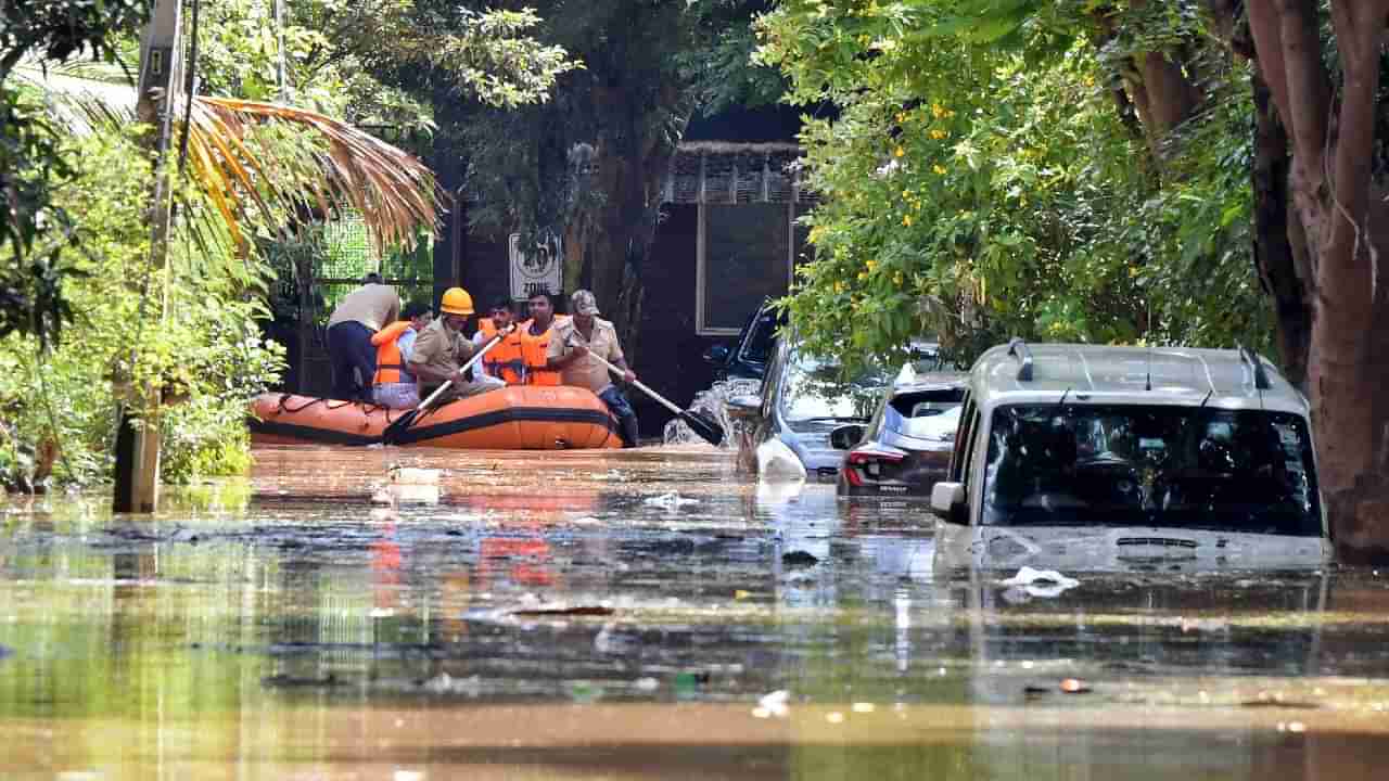 Bengaluru Rains: ‘ಬೆಂಗಳೂರು ಕೇವಲ 1 ಸೆಂ.ಮೀ ಮಳೆಯಿಂದ ಪ್ರವಾಹವನ್ನು ಎದುರಿಸಲಿದೆ’; ಜನರಲ್ಲಿ ಹೆಚ್ಚಿದ ಕಳವಳ