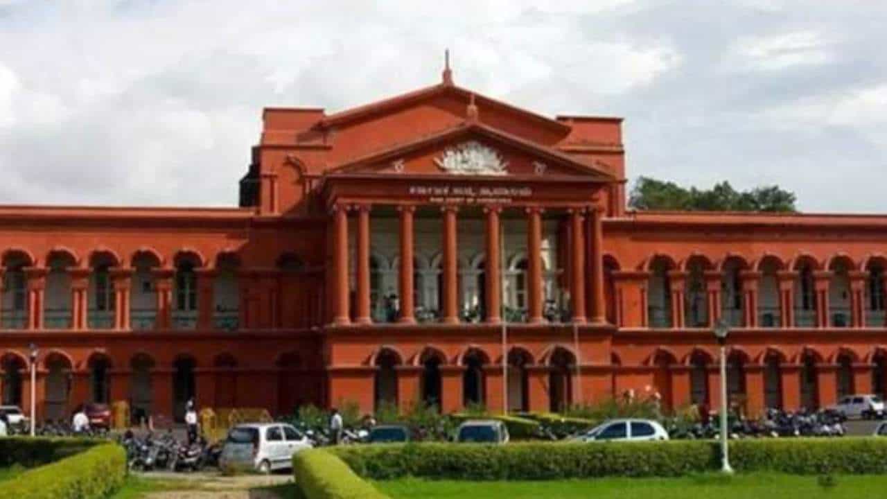 ಡಿಜೆ ಹಳ್ಳಿ-ಕೆಜಿ ಹಳ್ಳಿ ಗಲಭೆ ಪ್ರಕರಣ: ಆರೋಪಿ ಪರ ಸಲ್ಲಿಸಿದ್ದ ಅರ್ಜಿ ವಜಾಗೊಳಿಸಿದ ಹೈಕೋರ್ಟ್, ಕೊಟ್ಟ ಕಾರಣವೇನು? ಡಿಜೆ ಹಳ್ಳಿ-ಕೆಜಿ ಹಳ್ಳಿ ಗಲಭೆ ಪ್ರಕರಣ: ಆರೋಪಿ ಪರ ಸಲ್ಲಿಸಿದ್ದ ಅರ್ಜಿ ವಜಾಗೊಳಿಸಿದ ಹೈಕೋರ್ಟ್, ಕೊಟ್ಟ ಕಾರಣವೇನು? 