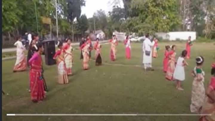 Bihu festival next week: ರೊಂಗಾಲಿ ಬಿಹು ಆಚರಣೆಗೆ ಮುನ್ನ ಅಸ್ಸಾಂ ಕೊಕ್ರಜಾರ್ನಲ್ಲಿ ಬಿಹು ನೃತ್ಯ ತರಬೇತಿ ಕಾರ್ಯಾಗಾರ Bihu festival next week: ರೊಂಗಾಲಿ ಬಿಹು ಆಚರಣೆಗೆ ಮುನ್ನ ಅಸ್ಸಾಂ ಕೊಕ್ರಜಾರ್ನಲ್ಲಿ ಬಿಹು ನೃತ್ಯ ತರಬೇತಿ ಕಾರ್ಯಾಗಾರ