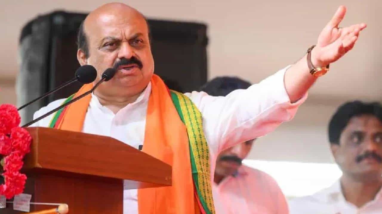Karnataka Assembly Election 2023: ಇಂದಿನಿಂದ ಸಿಎಂ ಬೊಮ್ಮಾಯಿ ಅಬ್ಬರದ ಪ್ರಚಾರ, ಅಭ್ಯರ್ಥಿಗಳ ಪರ ಮತಬೇಟೆ Karnataka Assembly Election 2023: ಇಂದಿನಿಂದ ಸಿಎಂ ಬೊಮ್ಮಾಯಿ ಅಬ್ಬರದ ಪ್ರಚಾರ, ಅಭ್ಯರ್ಥಿಗಳ ಪರ ಮತಬೇಟೆ