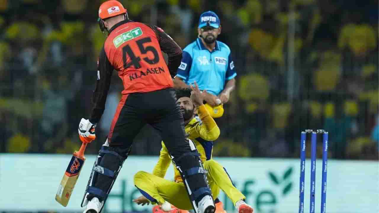 IPL 2023: ಎದುರಾಳಿ ಬ್ಯಾಟರ್ ಜೊತೆ ದೃಷ್ಟಿಯುದ್ಧಕ್ಕಿಳಿದ ಜಡೇಜಾ! ಸಮಾಧಾನ ಪಡಿಸಿದ ಧೋನಿ